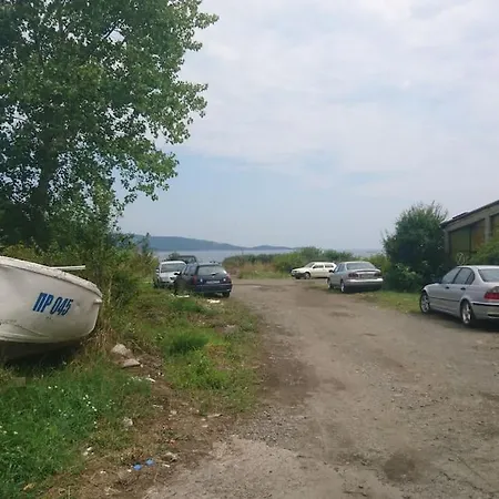 Treti Mart South Apartament Primorsko