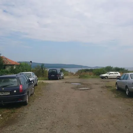 Treti Mart South Apartament *
